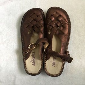 Fantastic Alegria buckle shoes